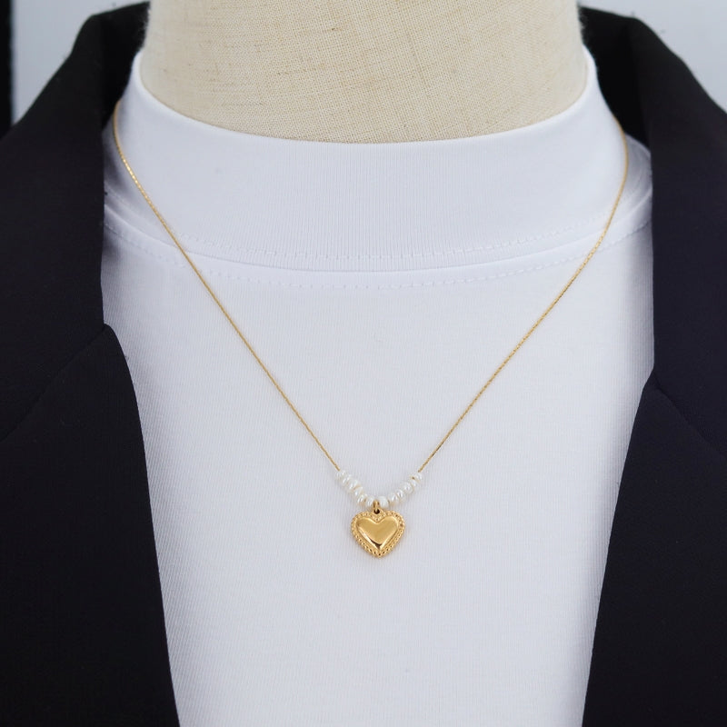 French Style Heart Shape Freshwater Pearl 18K Gold Plated Stainless Steel Women's Pendant Necklace