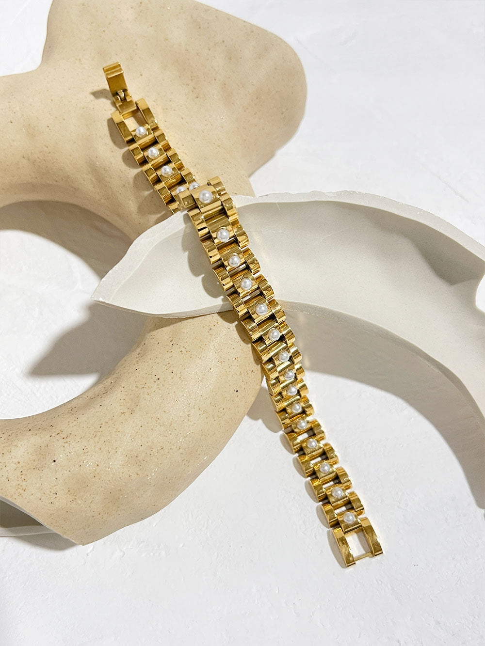 18K Gold Plated Geometric Stainless Steel Bracelet with Artificial Pearls and White Beads