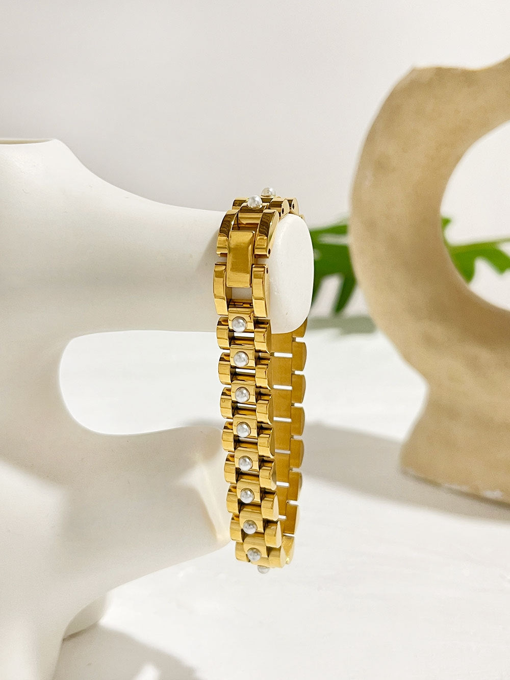 18K Gold Plated Geometric Stainless Steel Bracelet with Artificial Pearls and White Beads