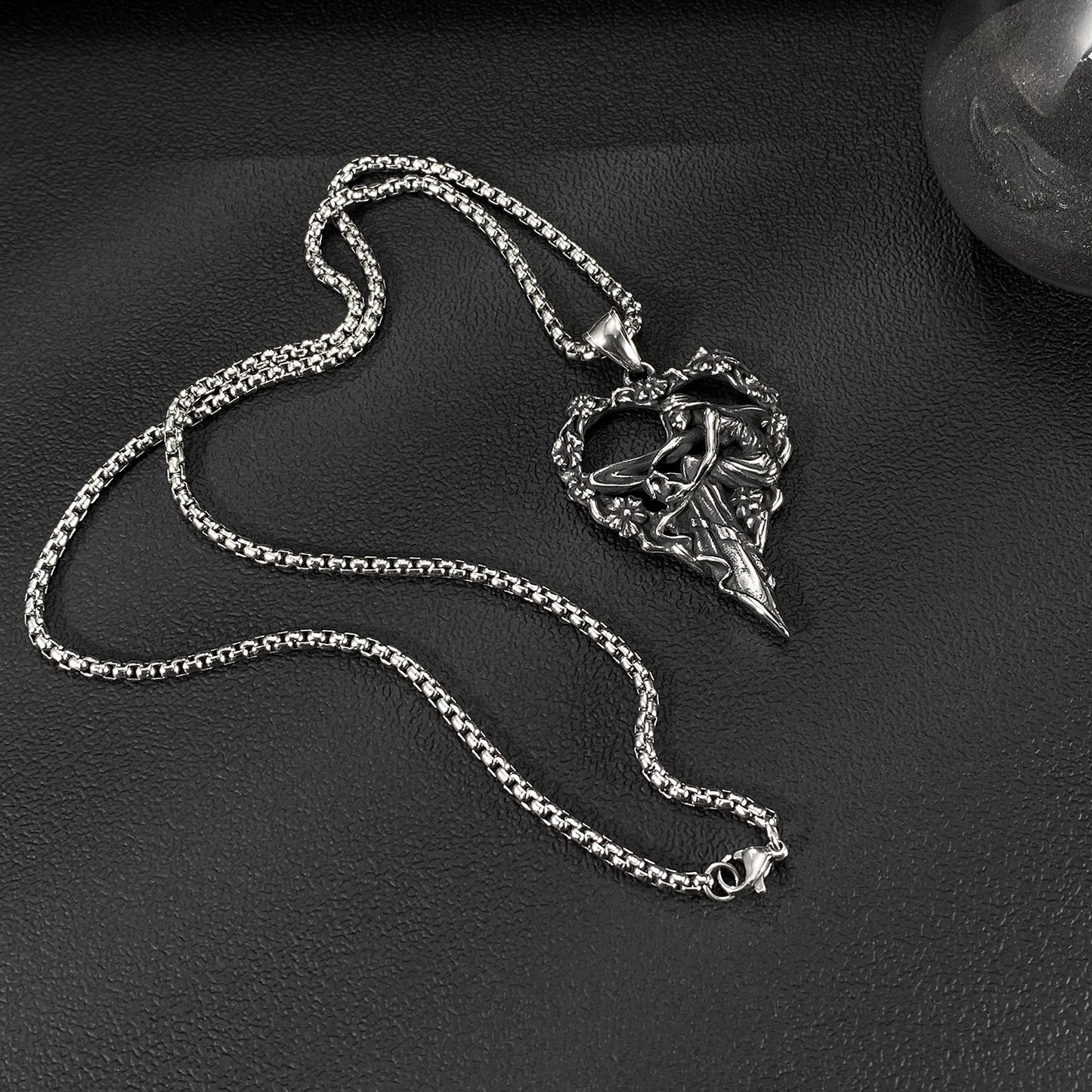 Hip-Hop Vintage Human Heart Stainless Steel Pendant Necklace for Men