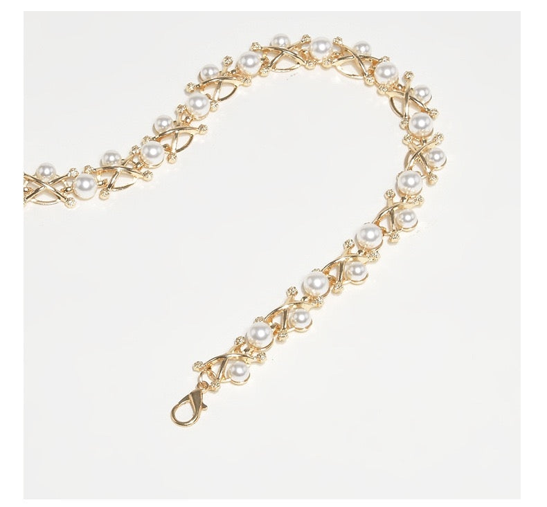Women's Solid Color Alloy Chain Belt with Pearl Embellishments