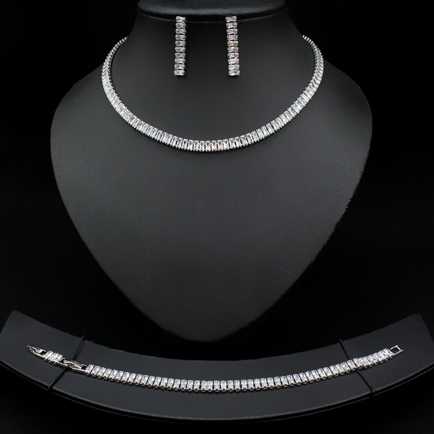 Luxurious Zircon Inlay Women's Jewelry Set - Necklace, Earrings, and Bracelet