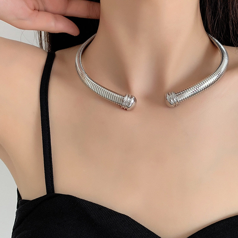 Modern Alloy Vertical Stripe Women's Choker Necklace