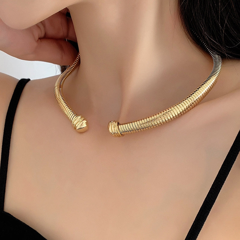 Modern Alloy Vertical Stripe Women's Choker Necklace