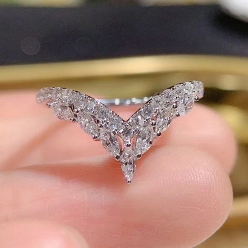 New Fashion V-Shaped Zircon Princess Engagement Copper Ring