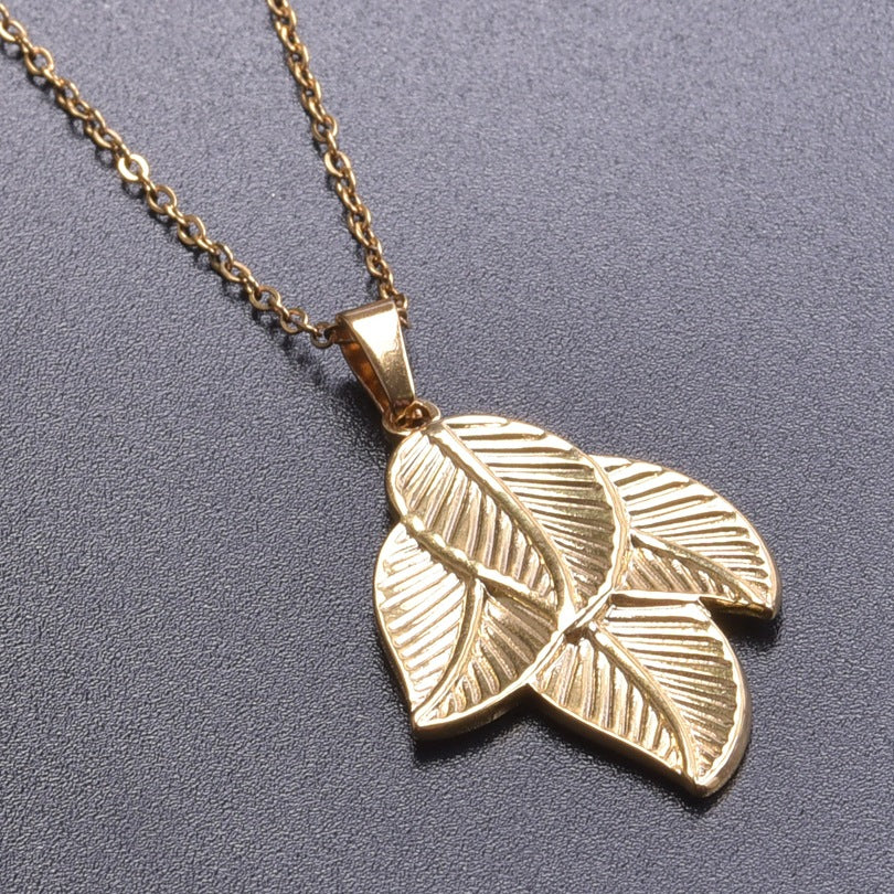 Simple Classic Leaves 304 Stainless Steel Women's Pendant Necklace with 18k Gold Plating