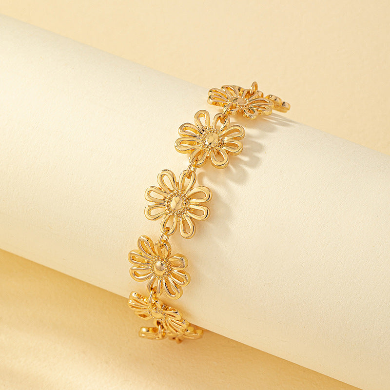 Elegant Floral Alloy Bracelets - Women's Fashionable Luxury Hand Accessories