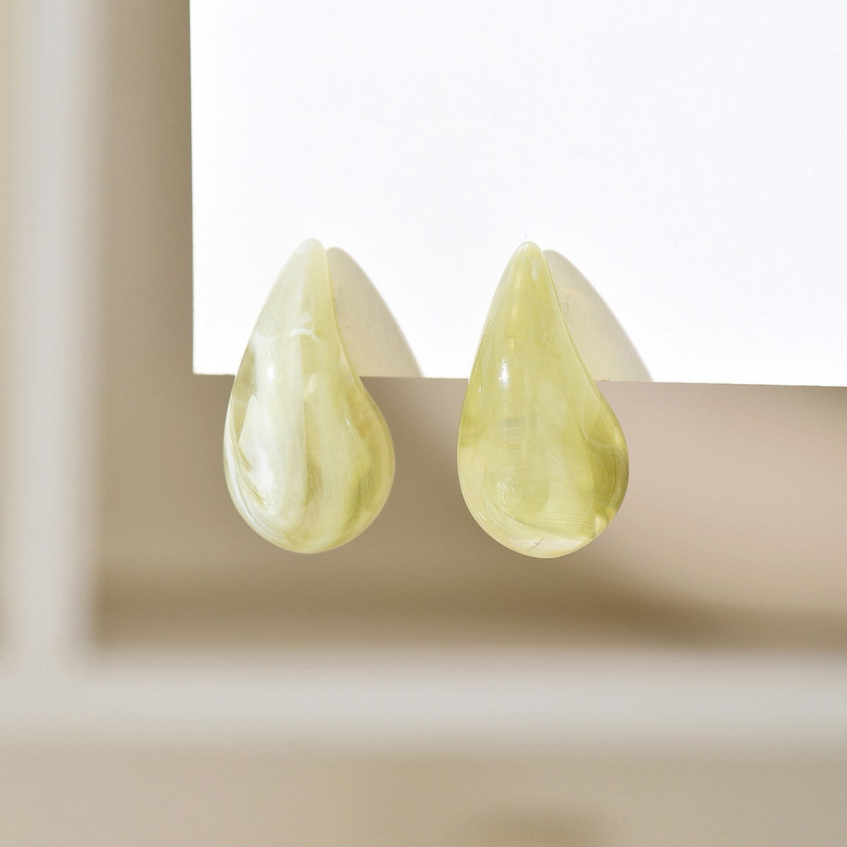 1 Pair Minimalist Water Droplet Acrylic Earrings