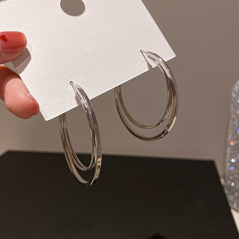Fashion Circle Letter V Earrings