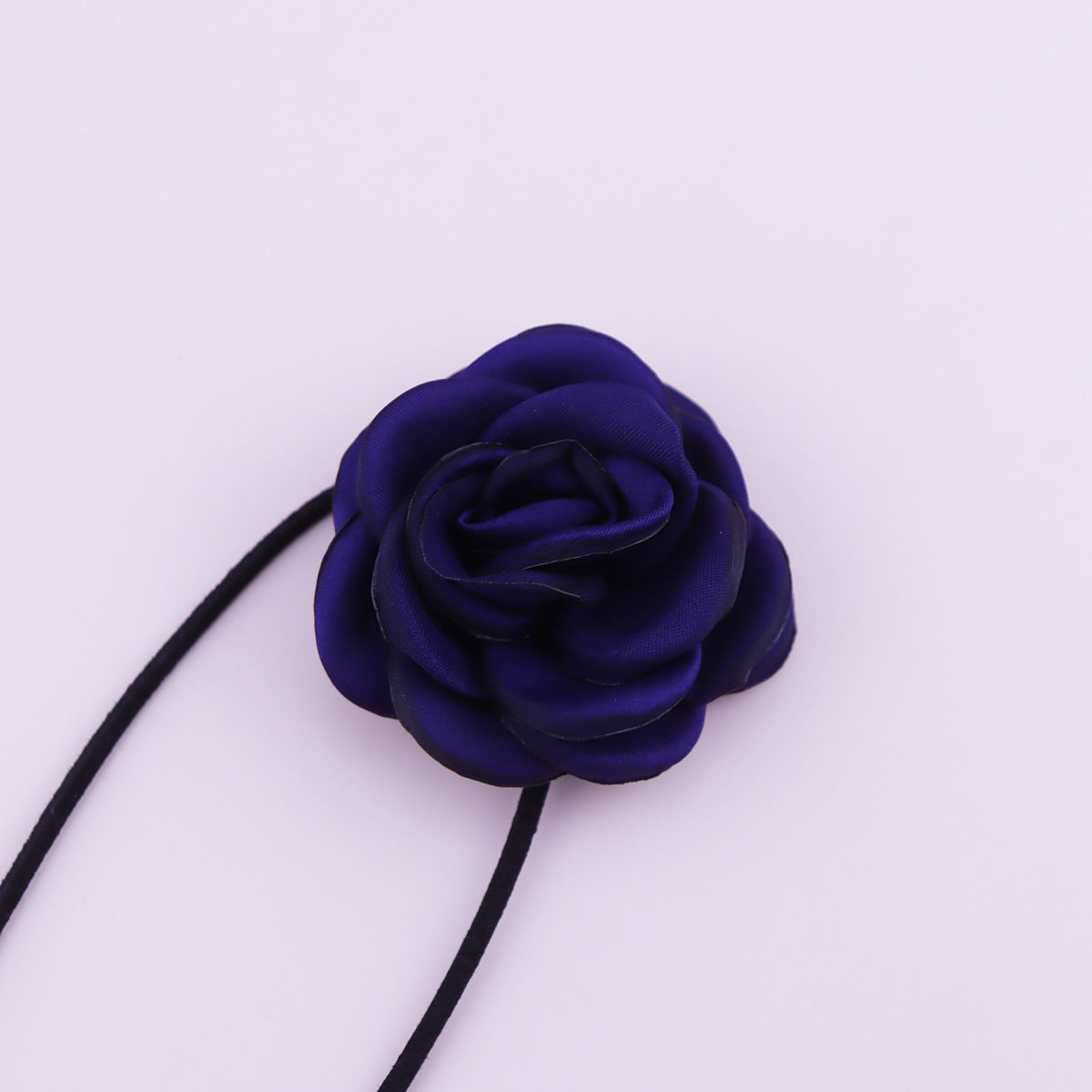 Elegant Floral Choker Necklace for Women - Chic Minimalist Design