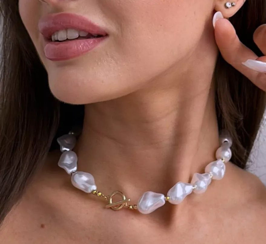 Simple Baroque Pearl Resin Necklace with OT Clasp