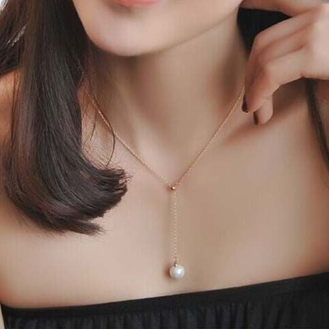 Simple Geometric Pearl Pendant Necklace