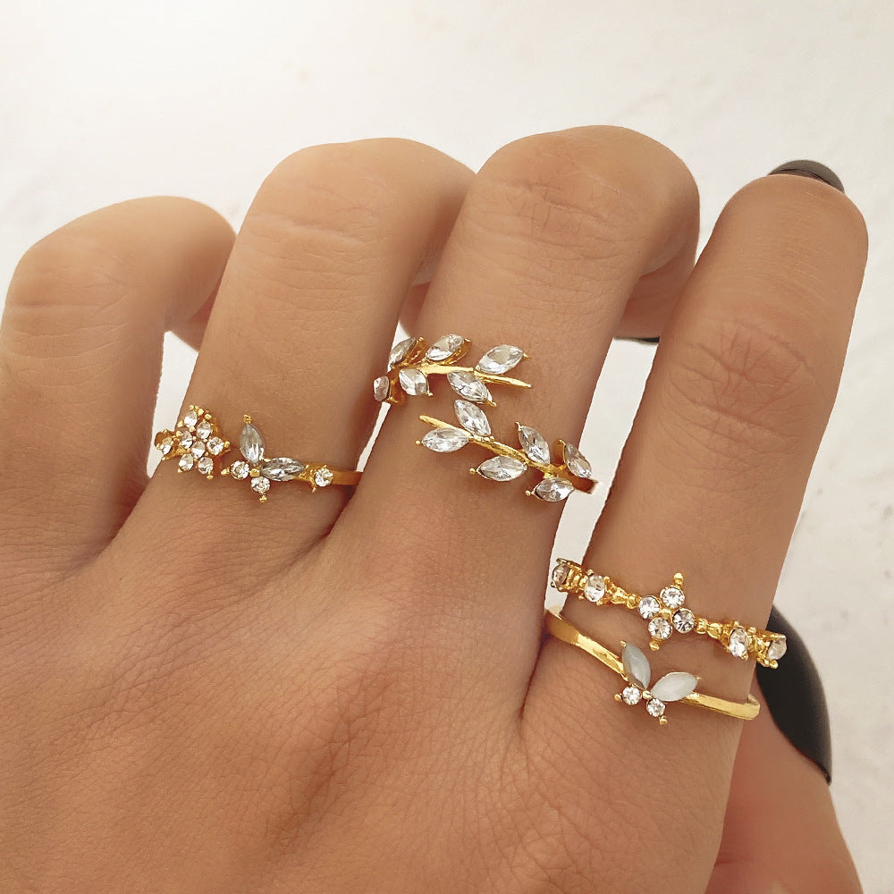 Elegant Moon and Heart Shape Alloy Rings Set with Inlaid Artificial Diamonds for Women