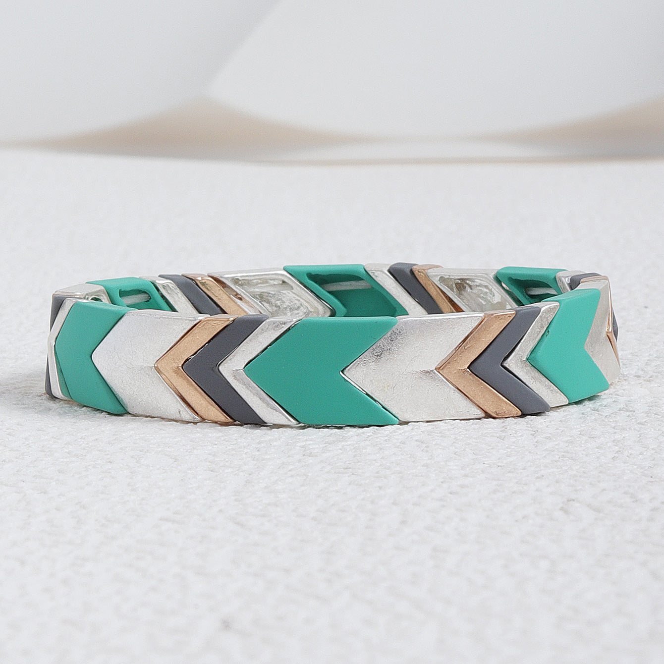 Retro Streetwear Unisex Alloy Bangle with Colorful Elastic Design