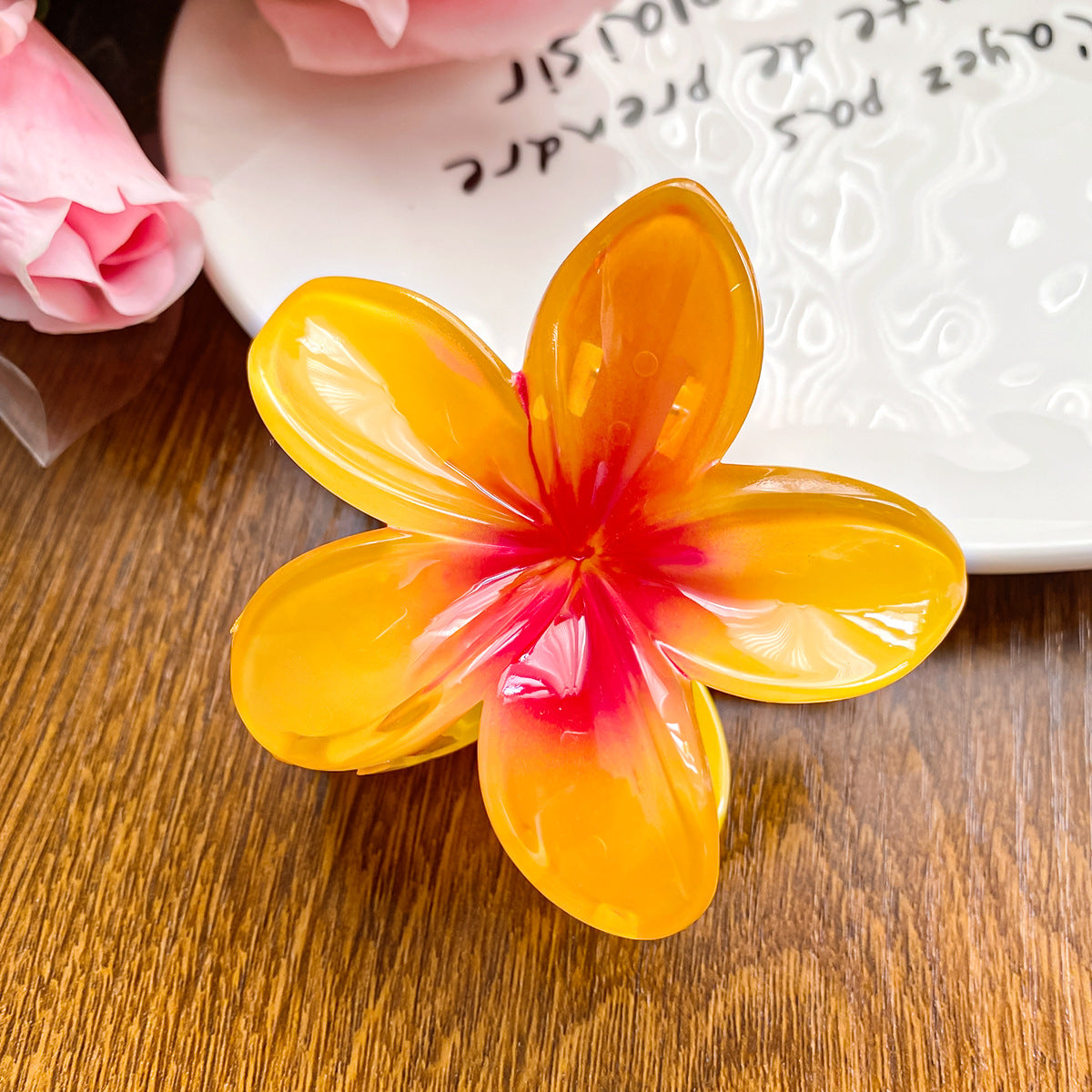 Simple Retro Floral Resin Hair Claw Clip