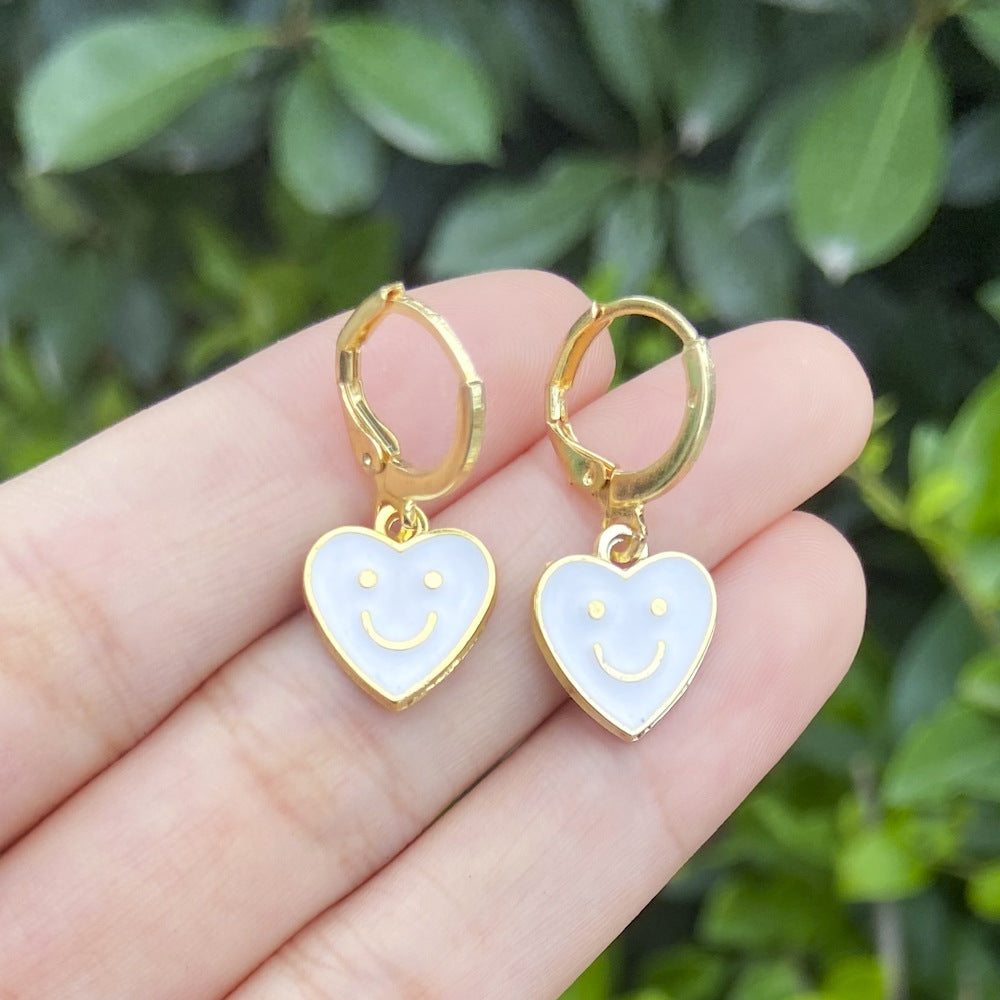 New Personality Small Heart-shaped Earrings Fashion Cute Creative Peach Heart Smiley Ear Clip Earrings