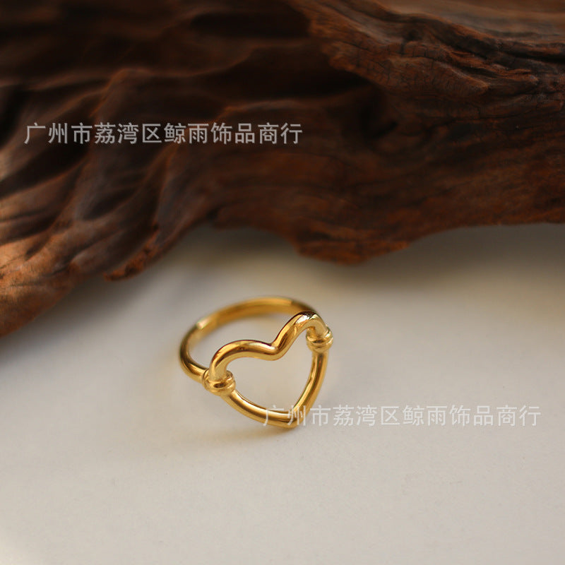 Wholesale Fashion Twist Rotating Wide 18K Gold Plated Titanium Steel Heart Ring