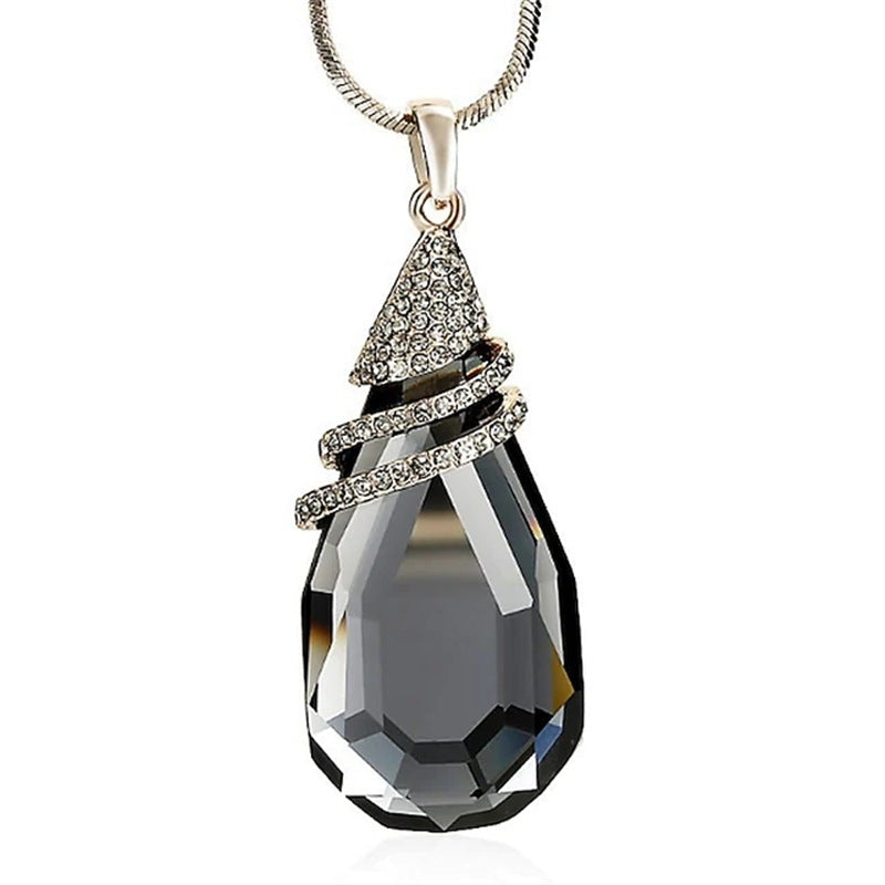 Shiny Rhombus Crystal Pendant Necklace with Copper Alloy Chain