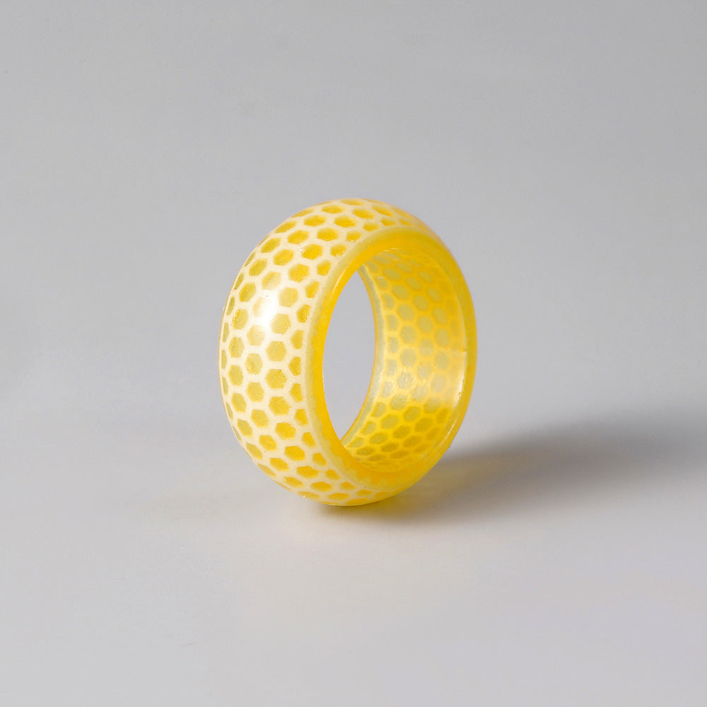 Hip-hop Retro Glow-in-the-Dark Honeycomb Resin Unisex Rings