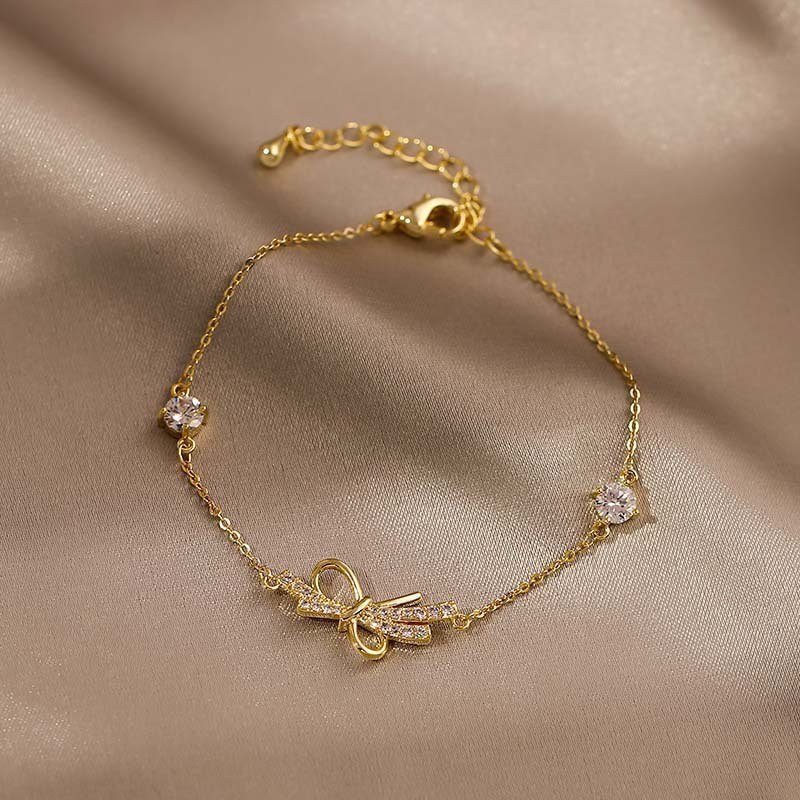 Elegant Star and Moon Zircon Pearl Women's Bracelet - Korean Fashion Design