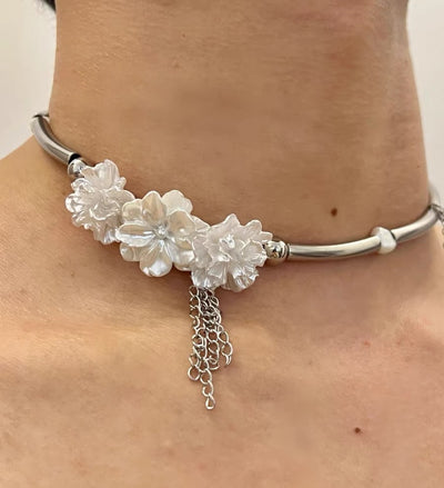 Exquisite Floral Alloy Choker Necklace with Tassel Design