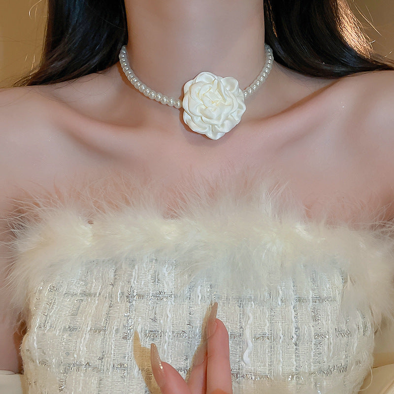 Elegant Women's Pearl Flower Choker Necklace