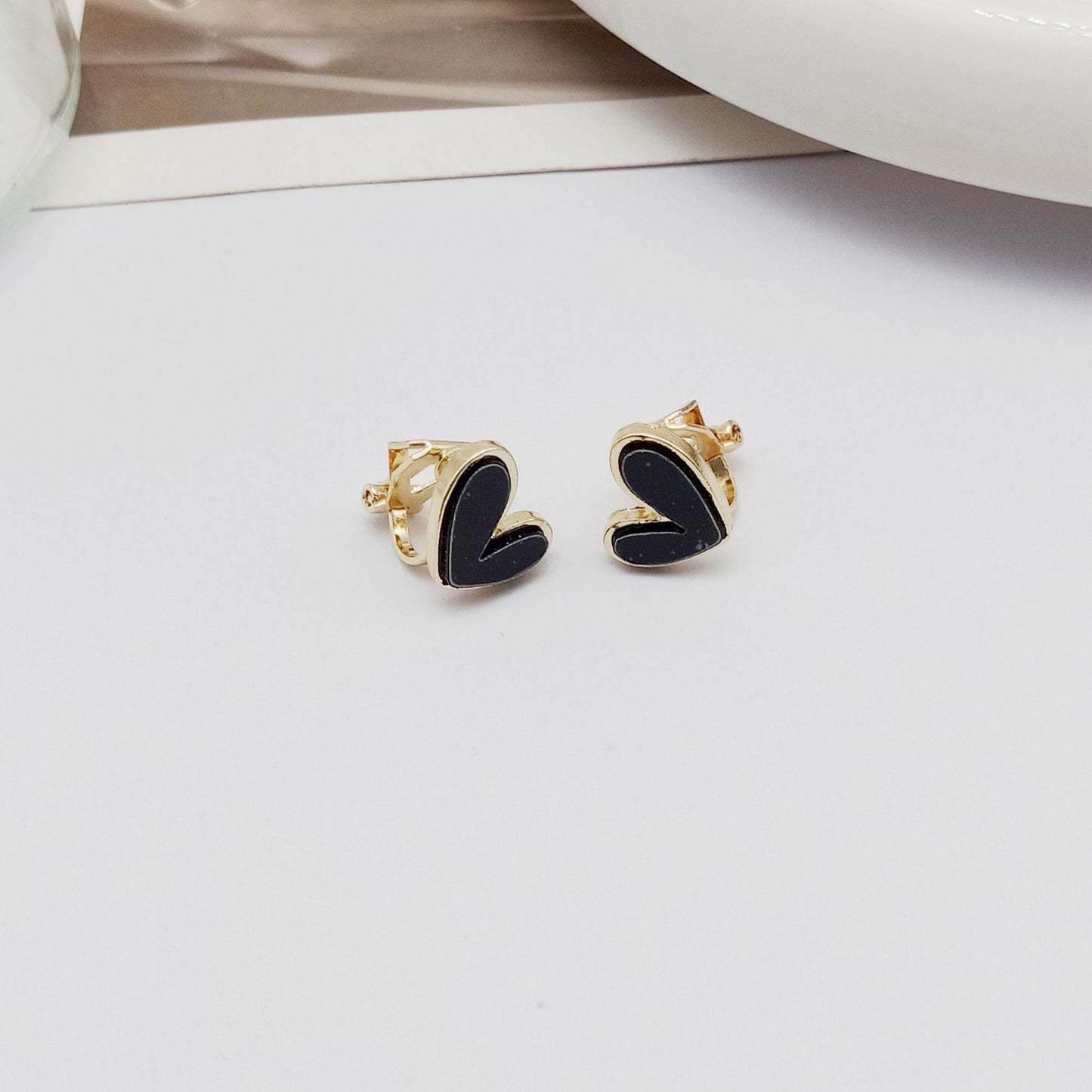 Fashion Heart Shape Alloy Enamel Ear Clips Ear Studs