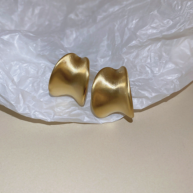 Elegant Circle Heart Shape Solid Color Metal Plating Women'S Earrings 1 Pair