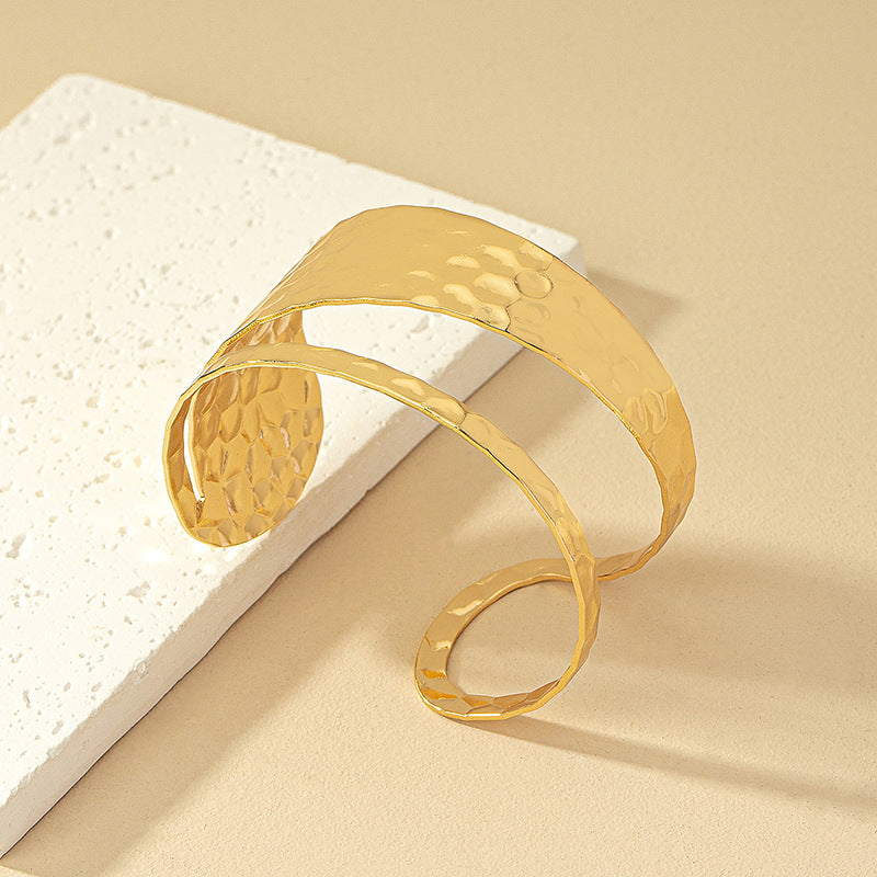 Simple Style Asymmetrical 14k Gold Plated Women's Bangle with Unique Open Design