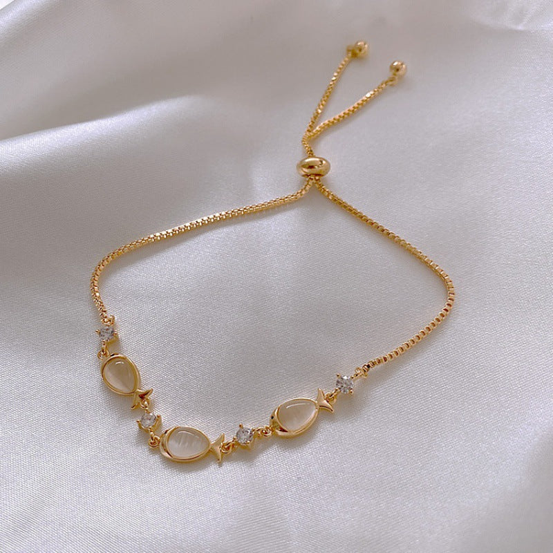 Elegant Star and Moon Zircon Pearl Women's Bracelet - Korean Fashion Design