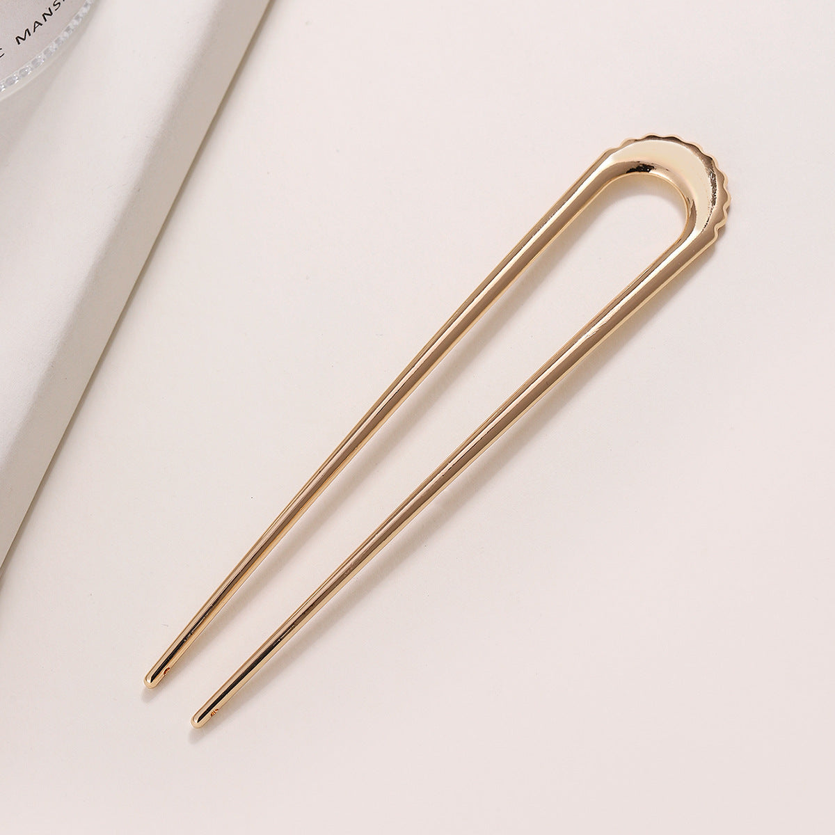 Women's Retro U-Shape Alloy Hairpin with Glossy Finish