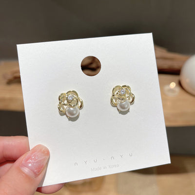 Women's Luxurious Camellia Pearl Alloy Stud Earrings - Retro Forest Style