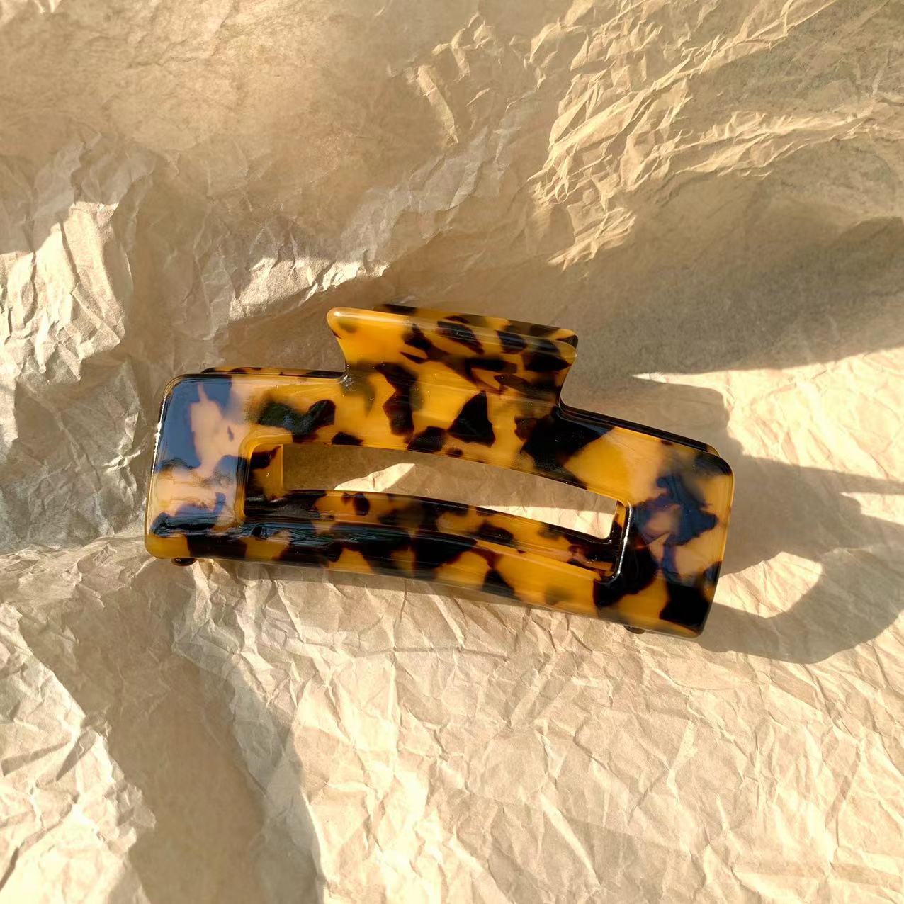 Women's Vintage Geometric Acetate Hair Claw Clip - Tortoiseshell Shark Hairpin Ornament