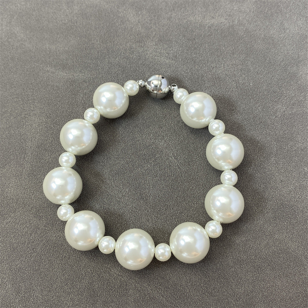 Elegant Geometric Glass Pearl Beaded Necklace with Magnetic Clasp