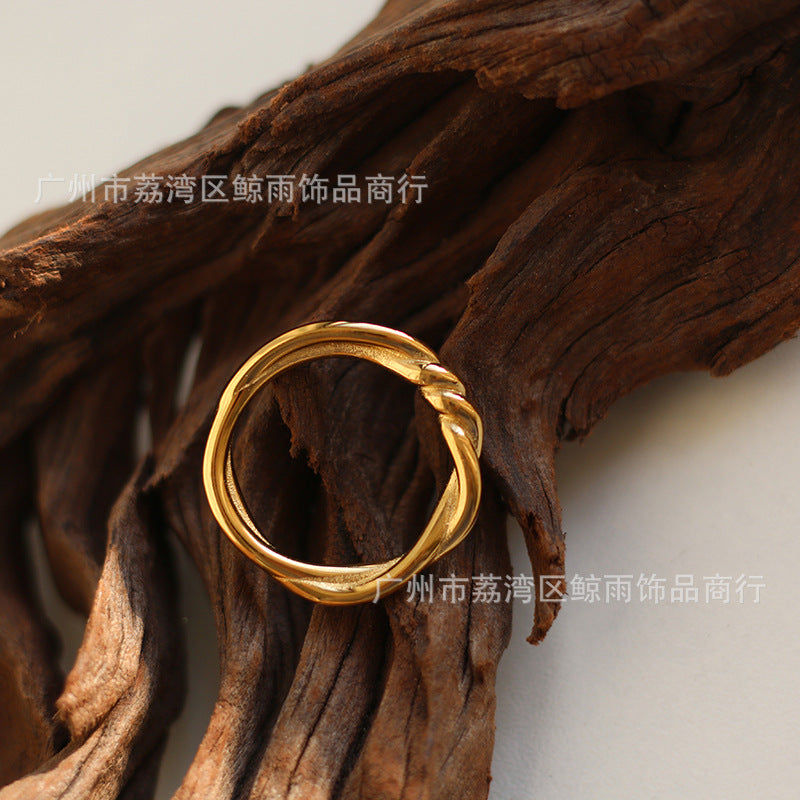 Fashion Twist Rotating Wide Titanium Steel 18K Gold Plated Ring