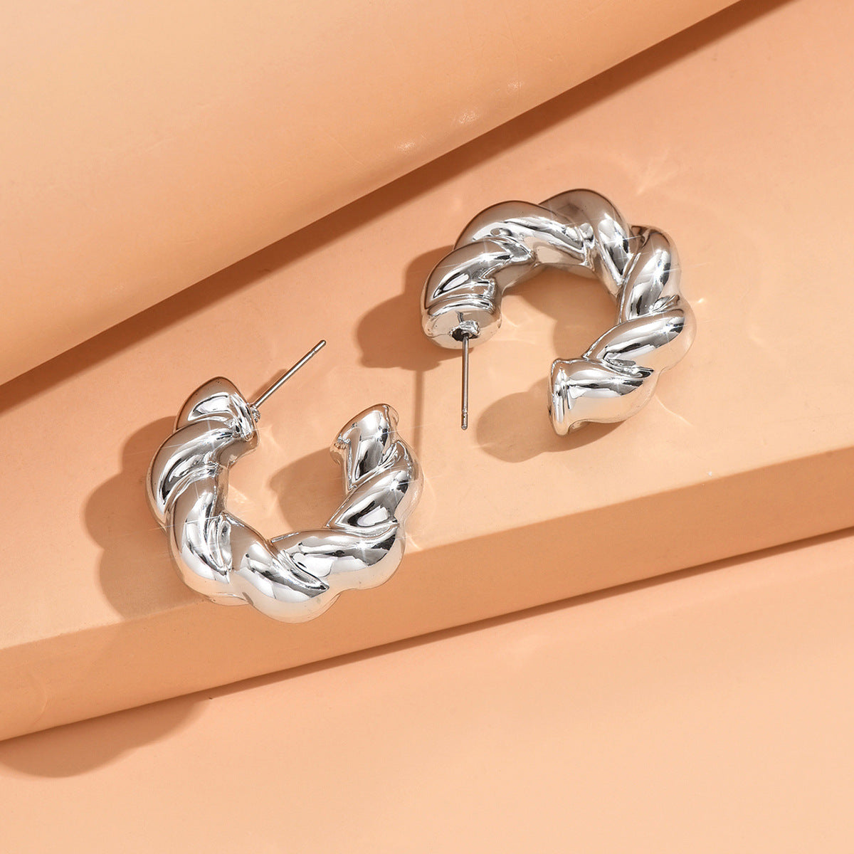 1 Pair Nautical Twist Acrylic Knot Stud Earrings