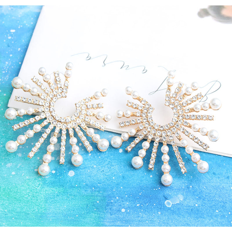 Luxurious Floral Alloy Plated Pearl and Rhinestone Stud Earrings for Women