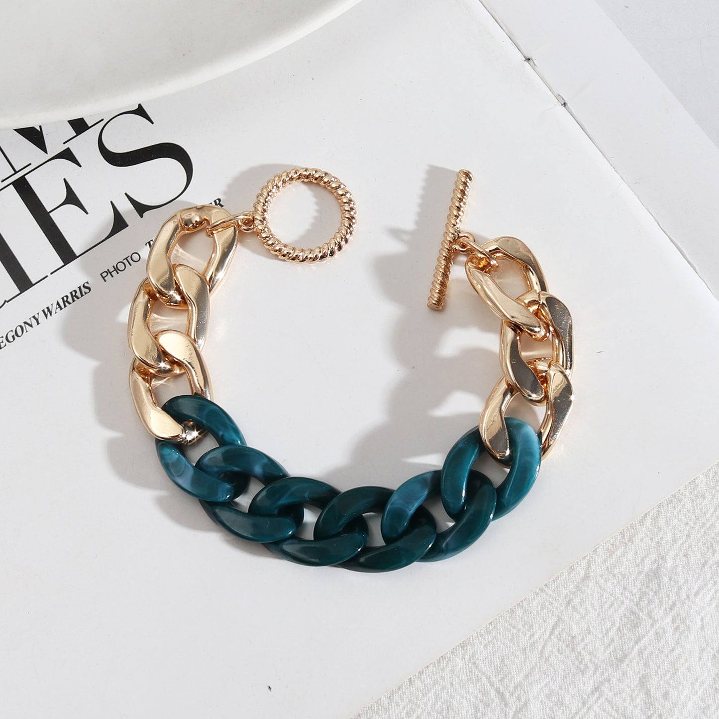 Fashion Color Block Alloy Plated Women's Bracelet with Resin Buckle and Metal Chain Design