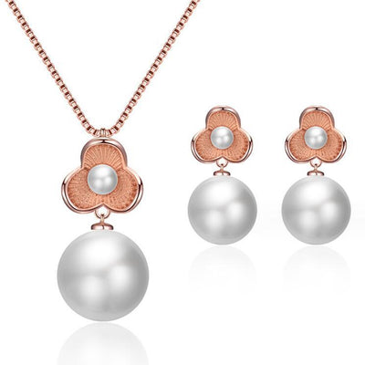 Simple Clover Pearl Jewelry Set - Women's Necklace and Earrings