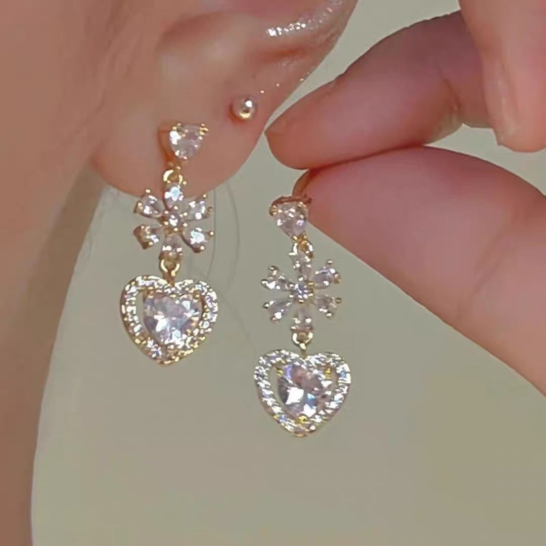 1 Pair Fashion Water Droplets Heart Shape Flower Alloy Inlay Artificial Pearls Rhinestones Women's Drop Earrings