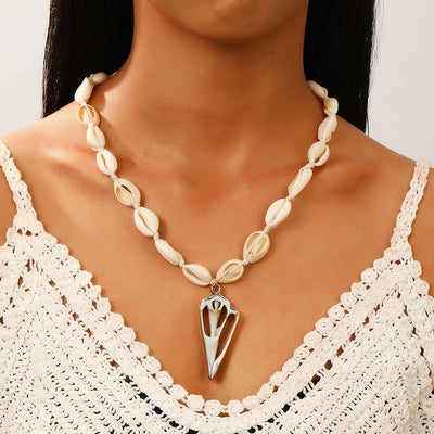 Beach Style White Shell Pendant Necklace for Women