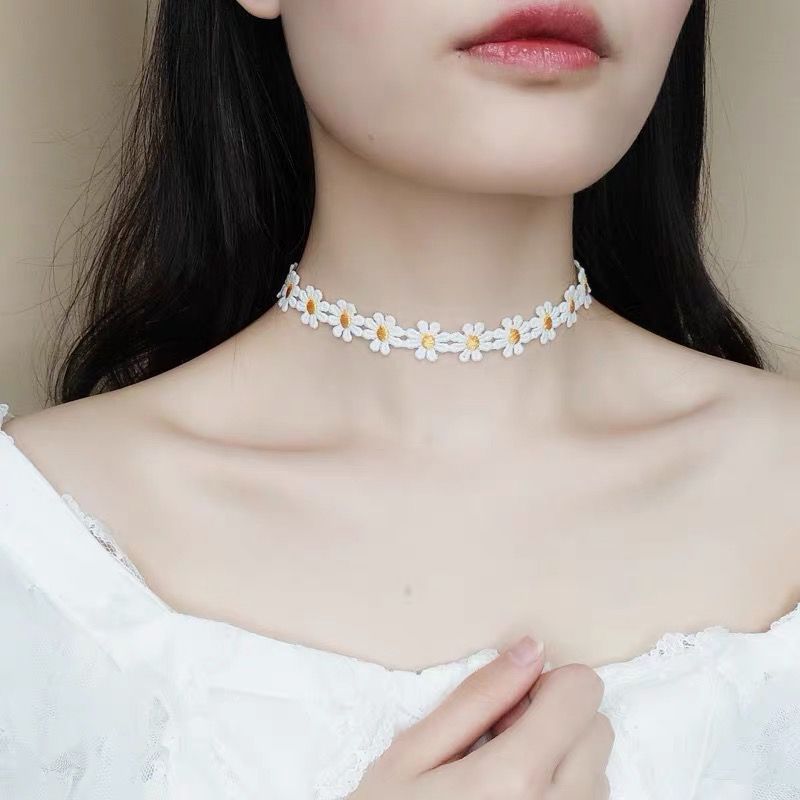 Sweet Floral Lace Embroidered Choker Necklace for Women