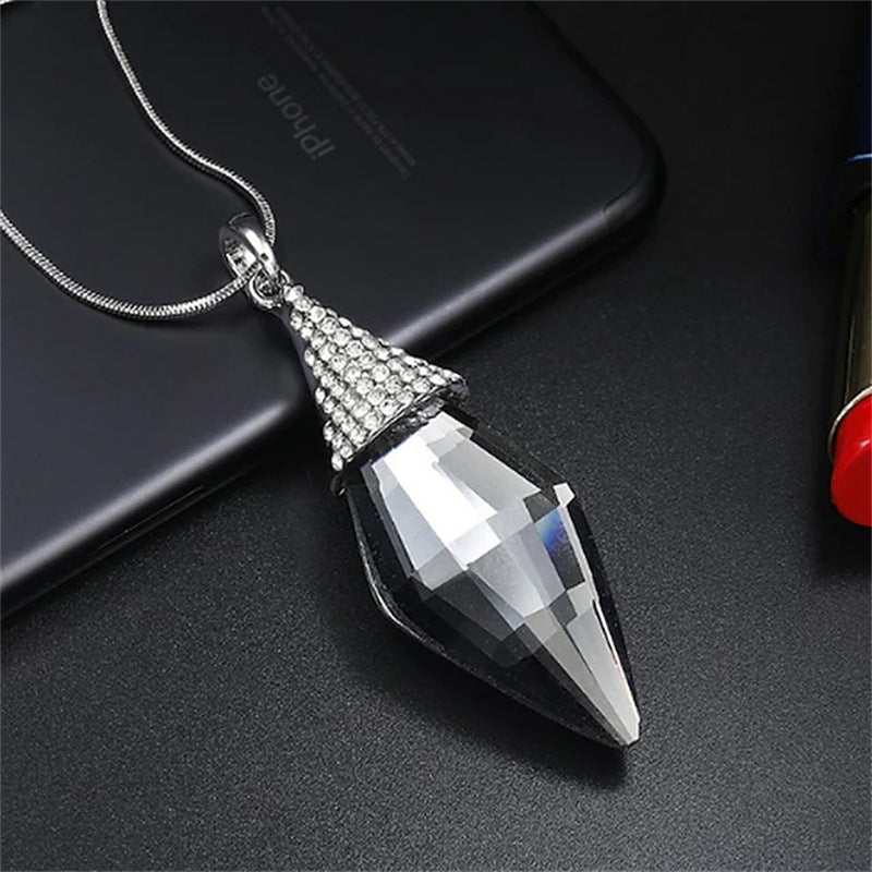 Shiny Rhombus Crystal Pendant Necklace with Copper Alloy Chain