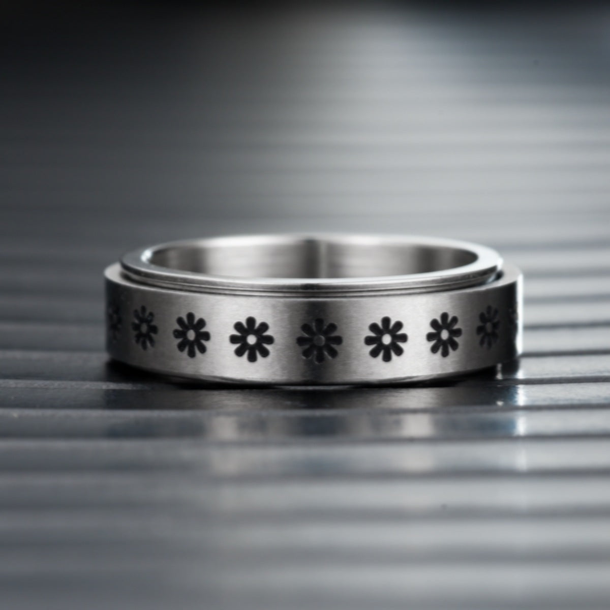 Fashion Titanium Steel Rotatable Star Moon Meditation Couple Rings Jewelry