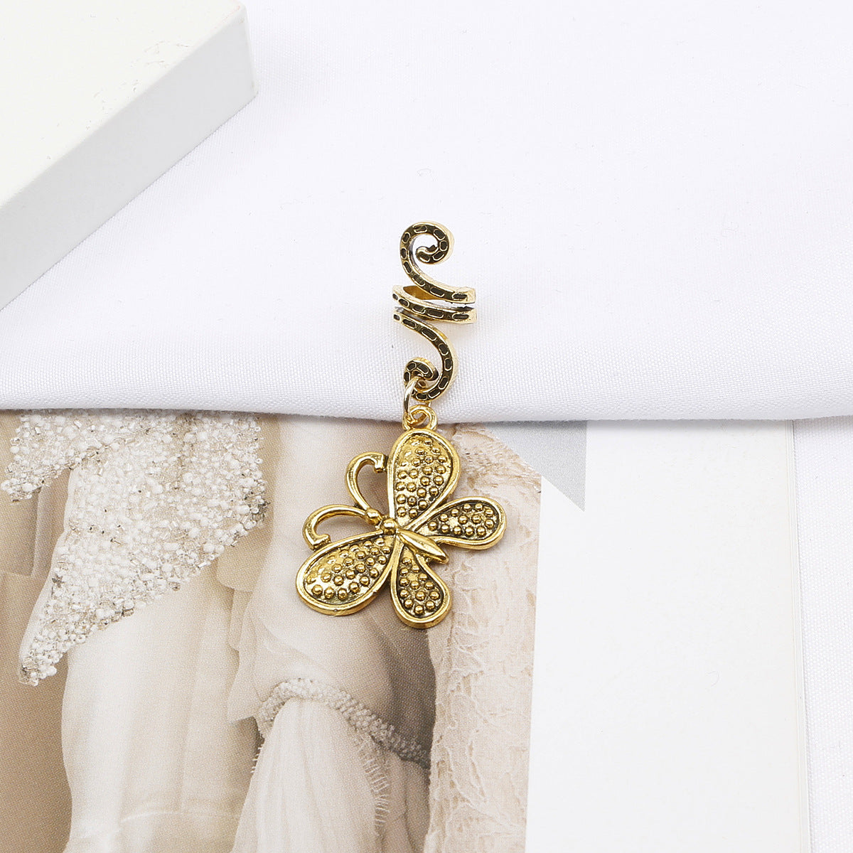 Fashion Alloy Flower Hair Buckle with Butterfly Pendant and Spiral Hair Rings