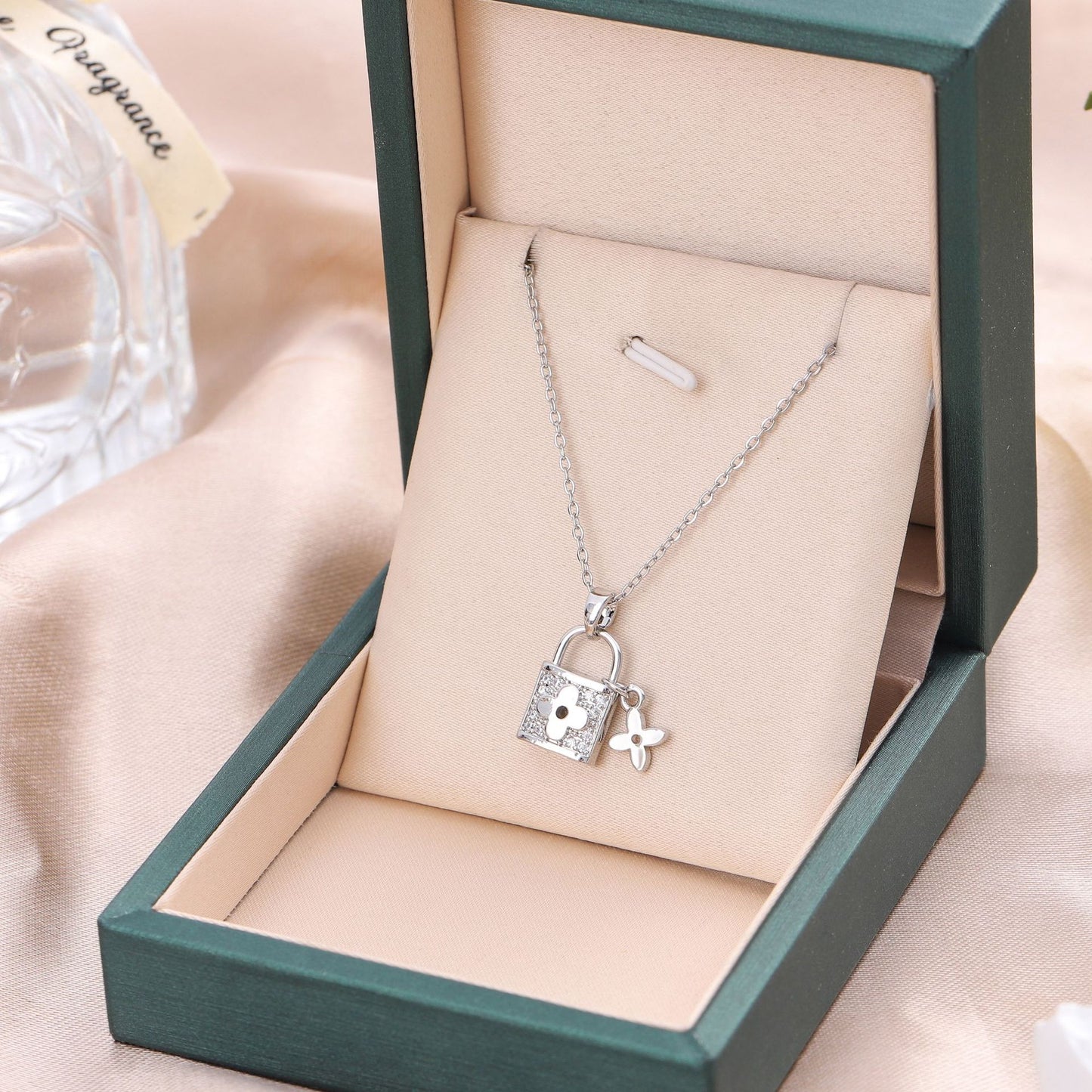 Elegant Streetwear Lock Stainless Steel Inlay Zircon Pendant Necklace