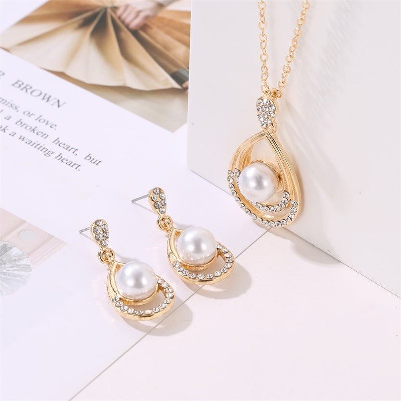 Elegant Pearl Jewelry Set: Droplet Necklace & Earrings for Bridal