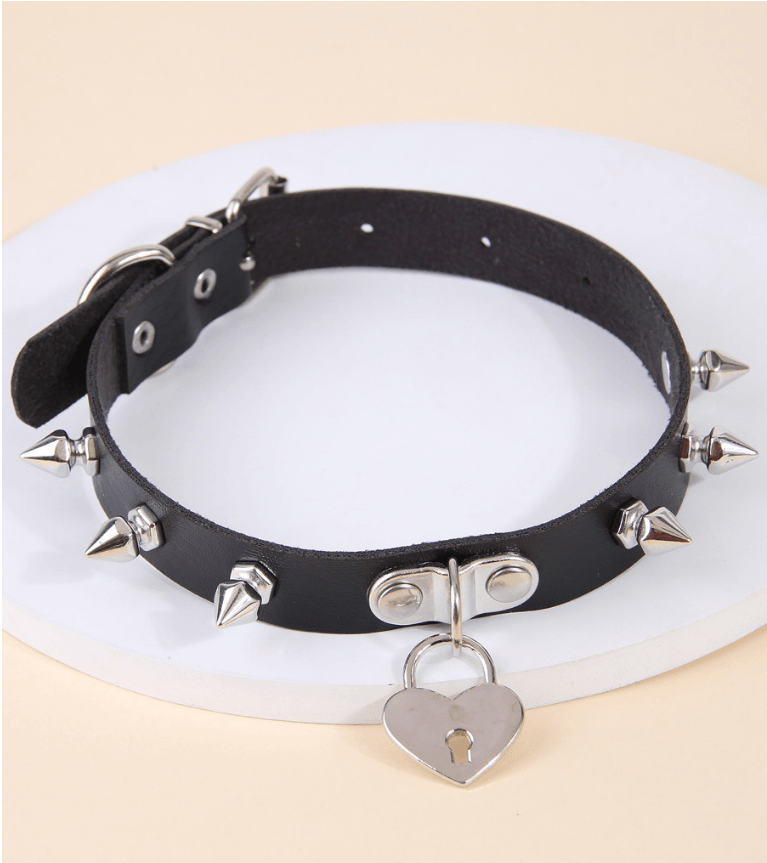 Punk Streetwear Heart Shape PU Leather Studded Women's Choker Necklace