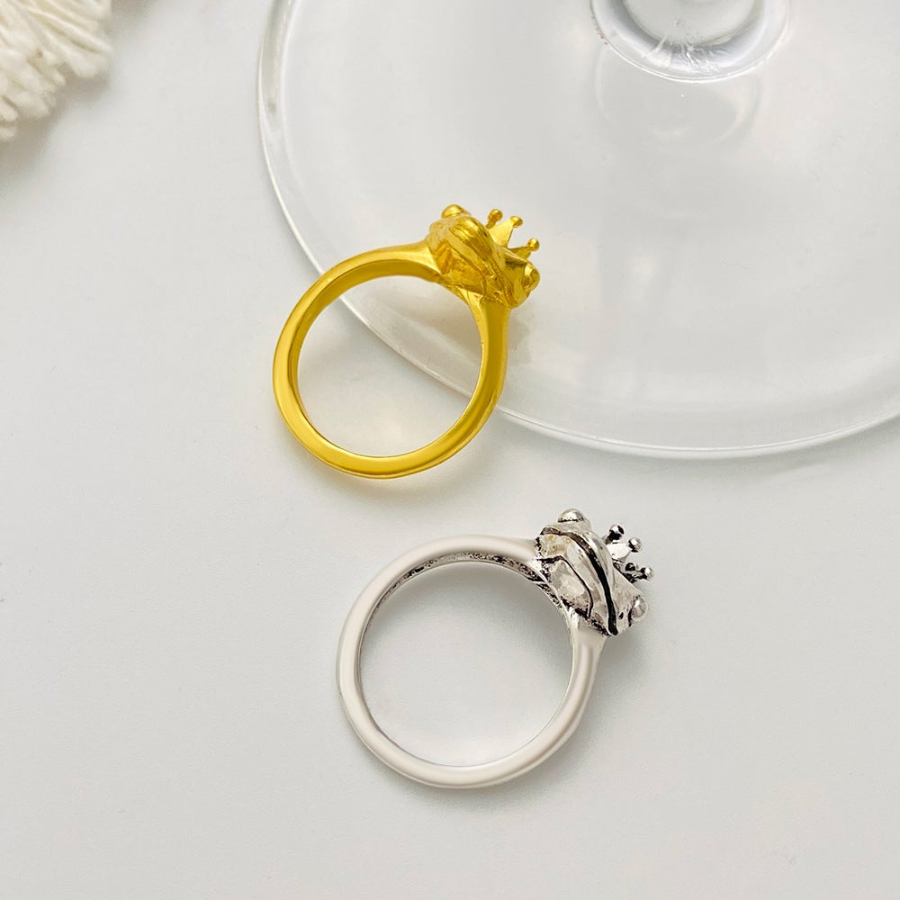 Retro Alloy Crown Frog Ring - Minimalist Cute Design