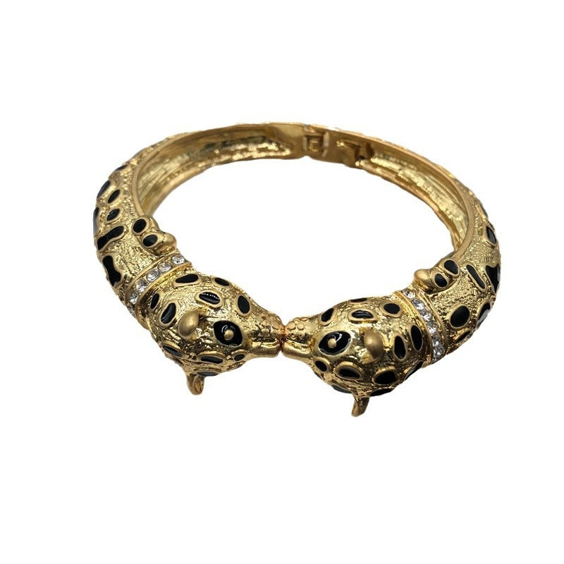 Retro Enamel Inlay Zircon Leopard Design Women's Bangle Bracelet